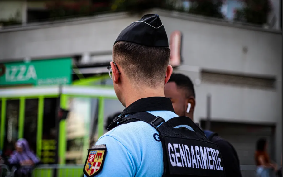 Lire la suite à propos de l’article Margès : les gendarmes sauvent un homme prêt à mettre fin à ses jours